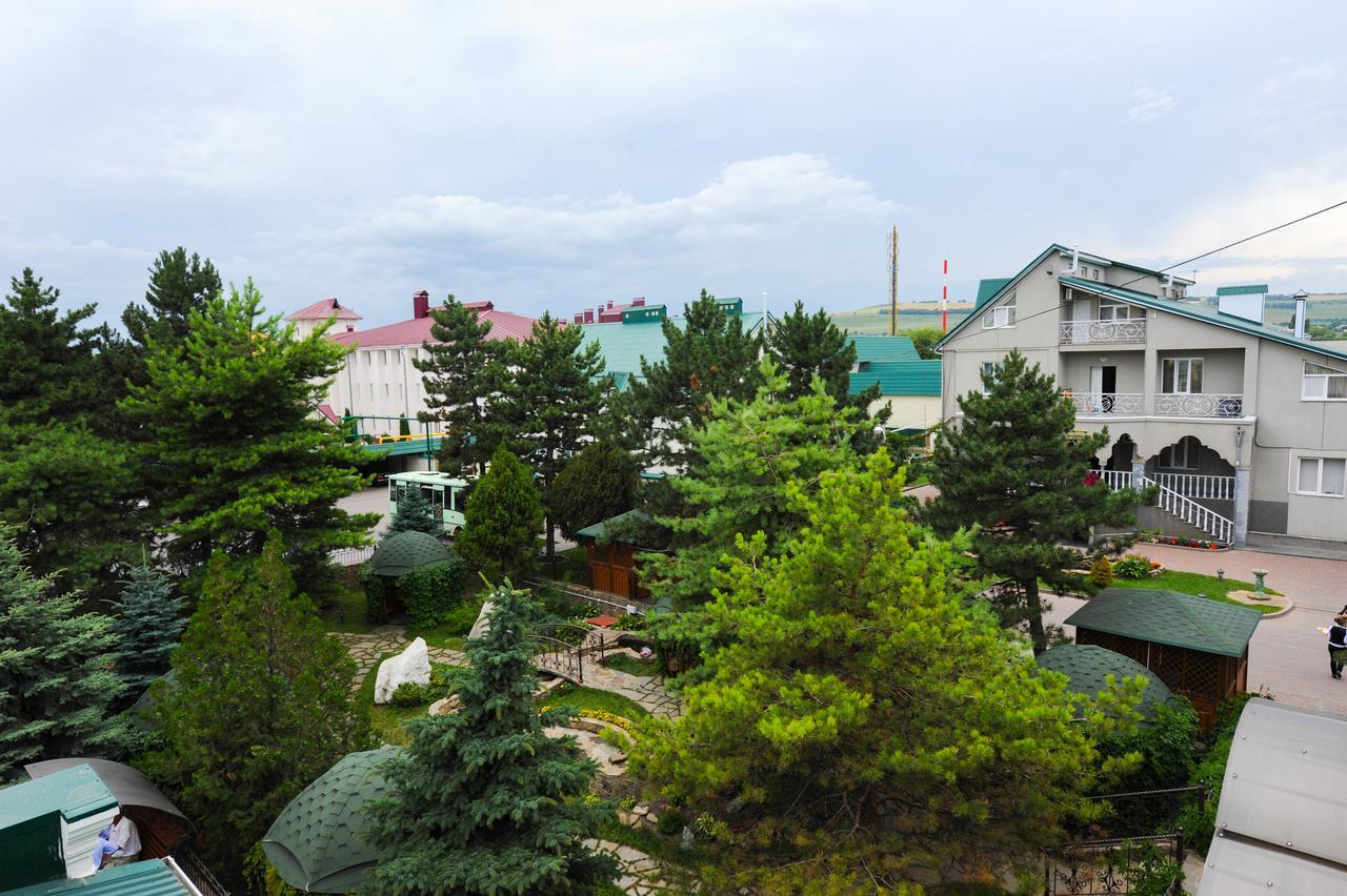 Hotel-Restaurant Edelweis Cherkessk Bagian luar foto